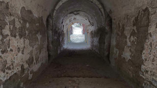 Obraz zawieraj�cy budynek, Ruiny, �ciana, bunkier

Opis wygenerowany automatycznie