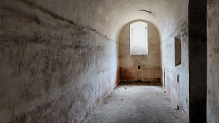 Obraz zawieraj�cy �ciana, opuszczone, budynek, Ruiny

Opis wygenerowany automatycznie