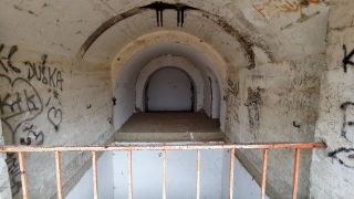 Obraz zawieraj�cy opuszczone, �ciana, budynek, beton

Opis wygenerowany automatycznie