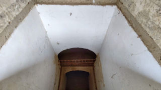 Obraz zawieraj�cy budynek, kamie�, na wolnym powietrzu, pod�oga

Opis wygenerowany automatycznie