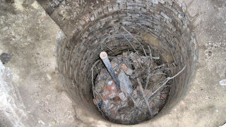 Obraz zawieraj�cy ziemia, na wolnym powietrzu, dziura, natura

Opis wygenerowany automatycznie