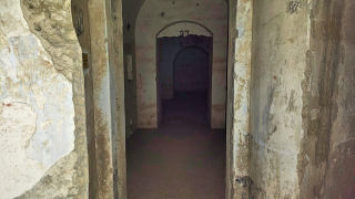 Obraz zawieraj�cy budynek, Ruiny, �ciana, jaskinia

Opis wygenerowany automatycznie