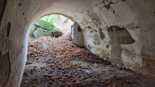 Obraz zawieraj�cy ziemia, na wolnym powietrzu, jaskinia, opuszczone

Opis wygenerowany automatycznie